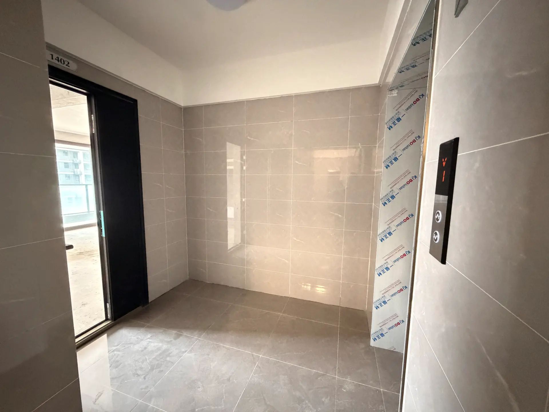 城南，吾悦广场，包满二，带车位，双阳台户型，电梯好楼层