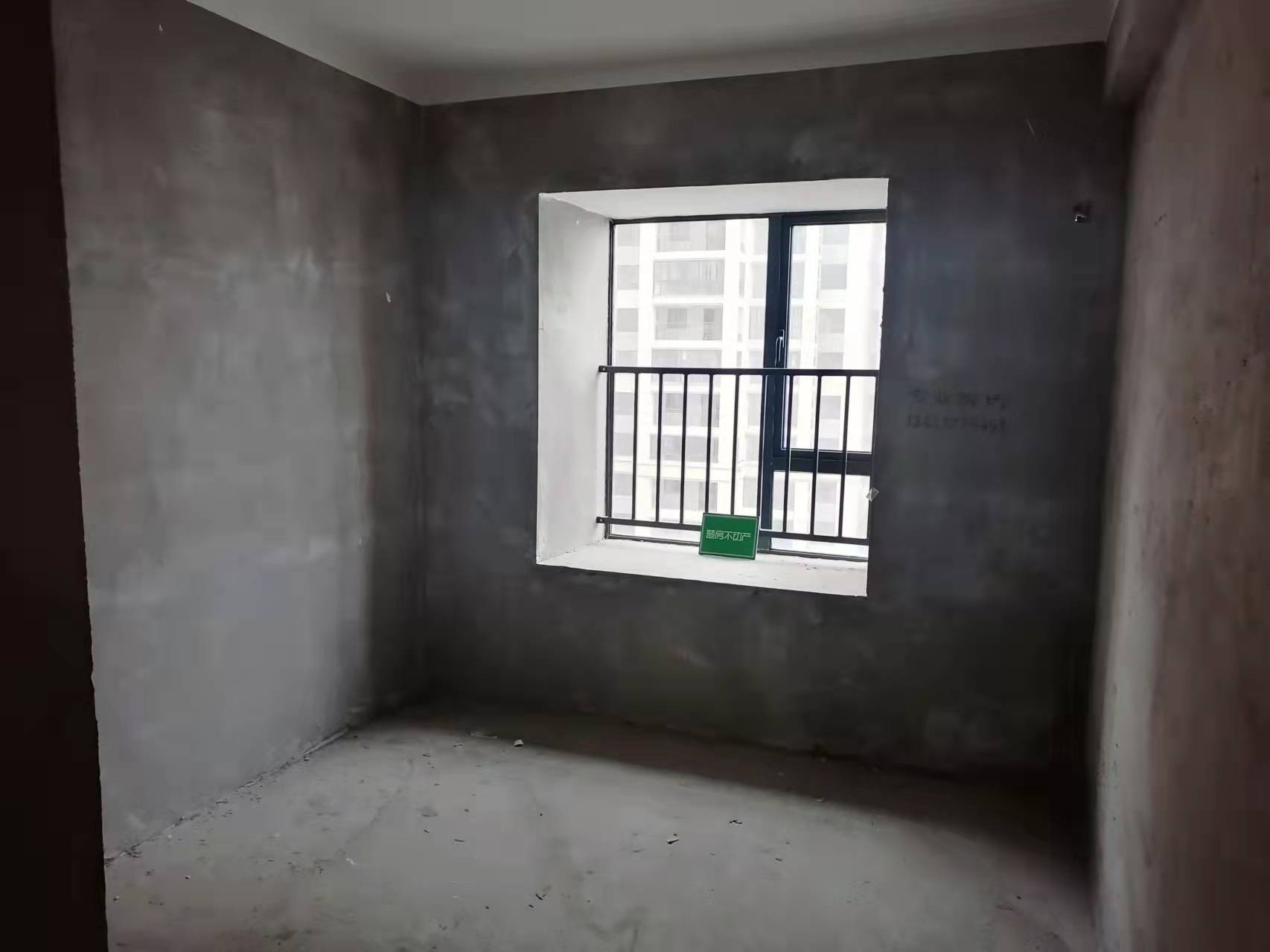 翡冷翠毛坯大三房南北双阳台户型方正中高楼层视野采光好诚心出售看房方便