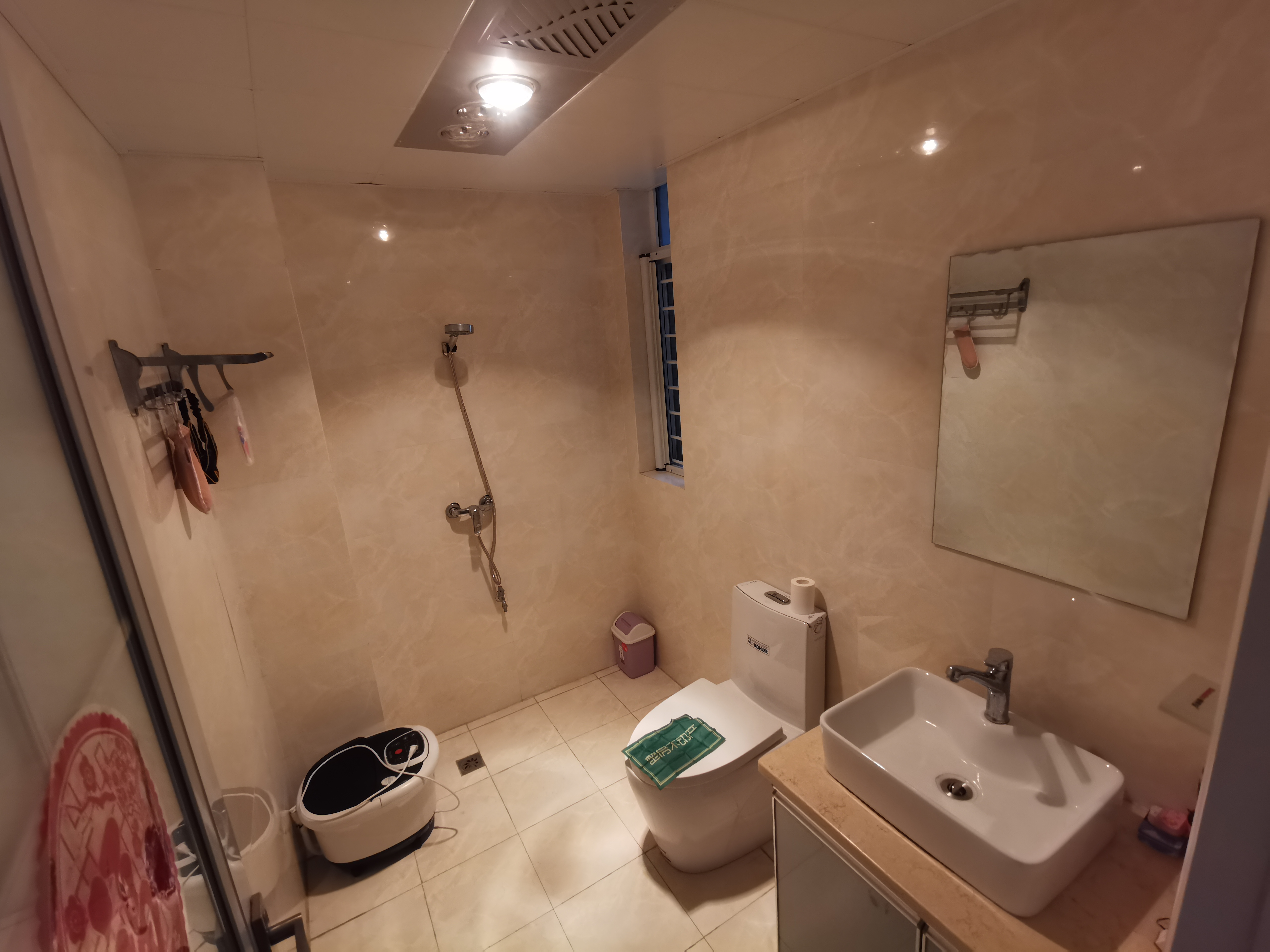 中央华府精装大三房小高层公摊低保养非常好拎包入住满五W一诚心出售