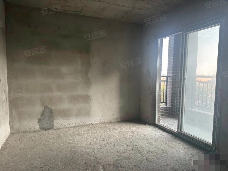 251，业主诚心出售，和合国际，东边户，采光视野好，两房，南北通透，证满二