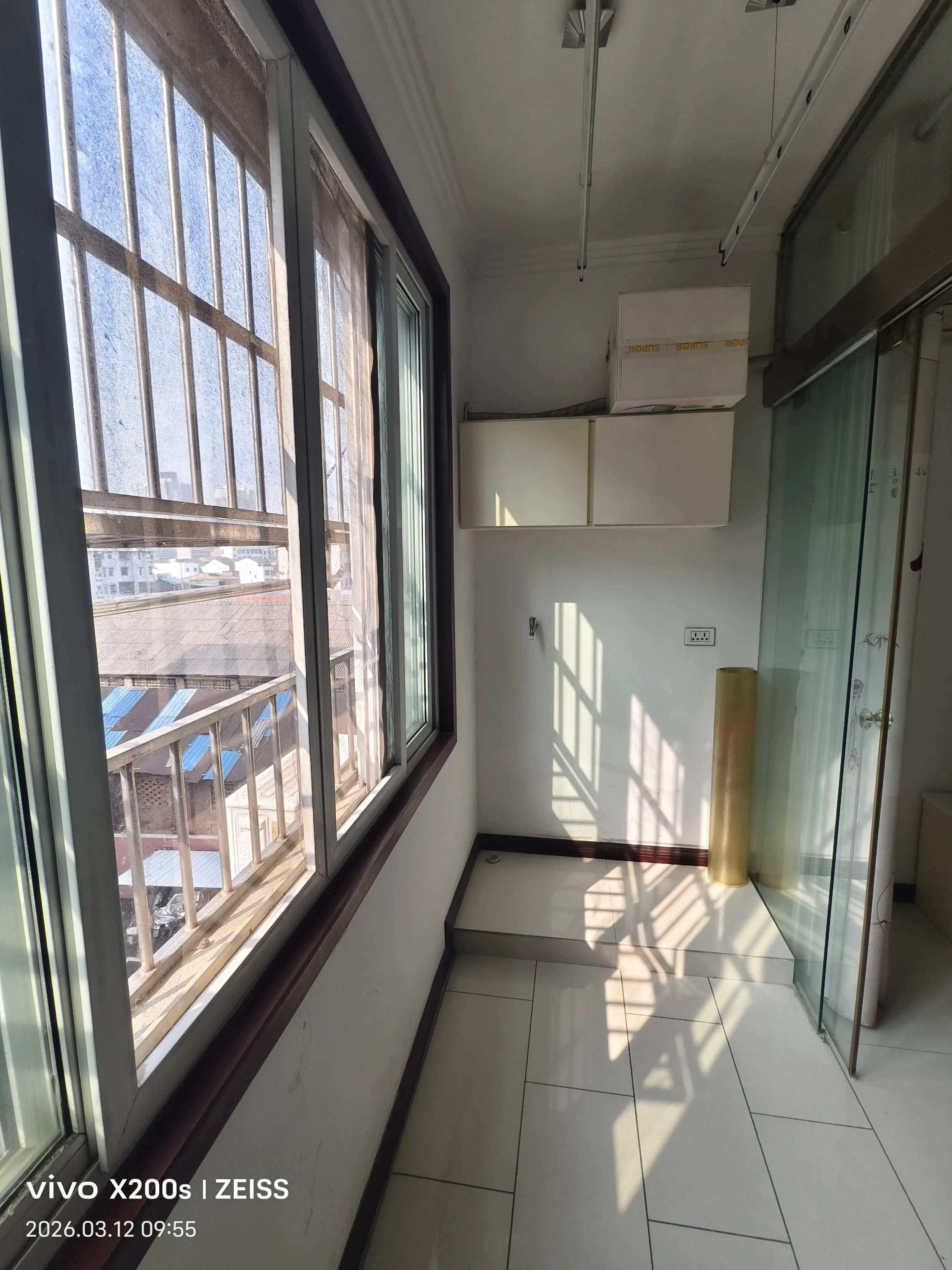 亏本捡漏，实小旁，步梯中间楼层，精装三房，证满二，诚心出售