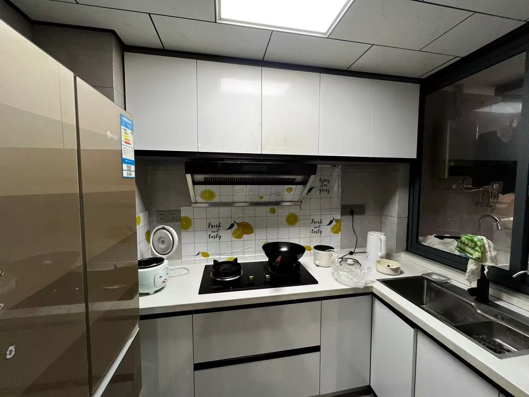 城南，电梯精装3房2厅，新城花园，好楼层9楼，一口价50万，满二