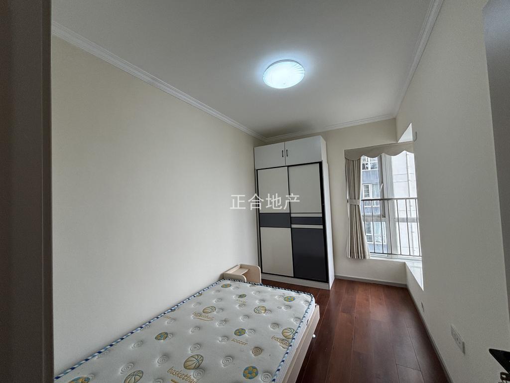 城南，福星城，精装三房，电梯好楼层12楼，证件满二，成色新，拎包入住❗️