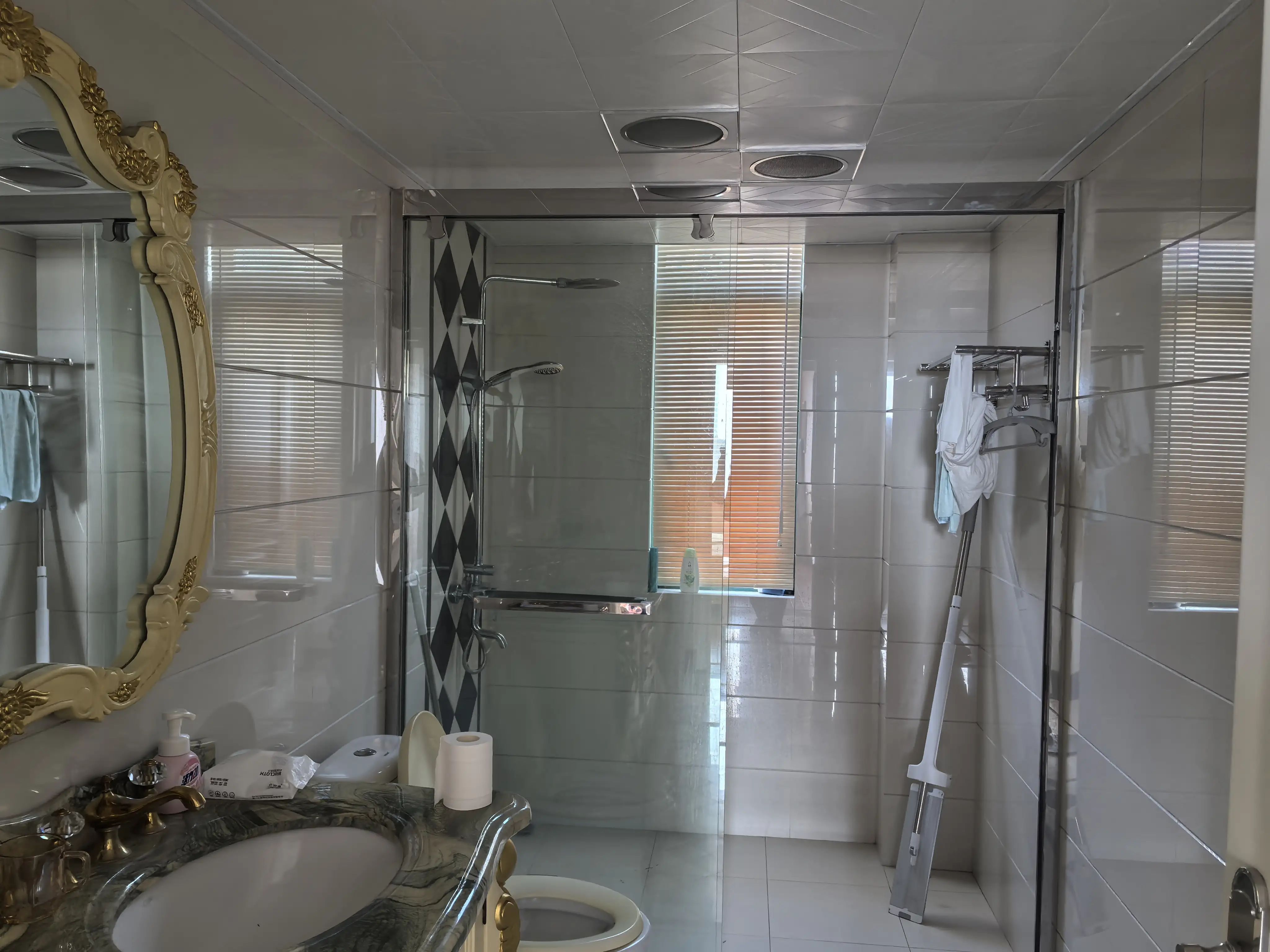 捡漏，德政金园，电梯好楼层，精装三房，证满二