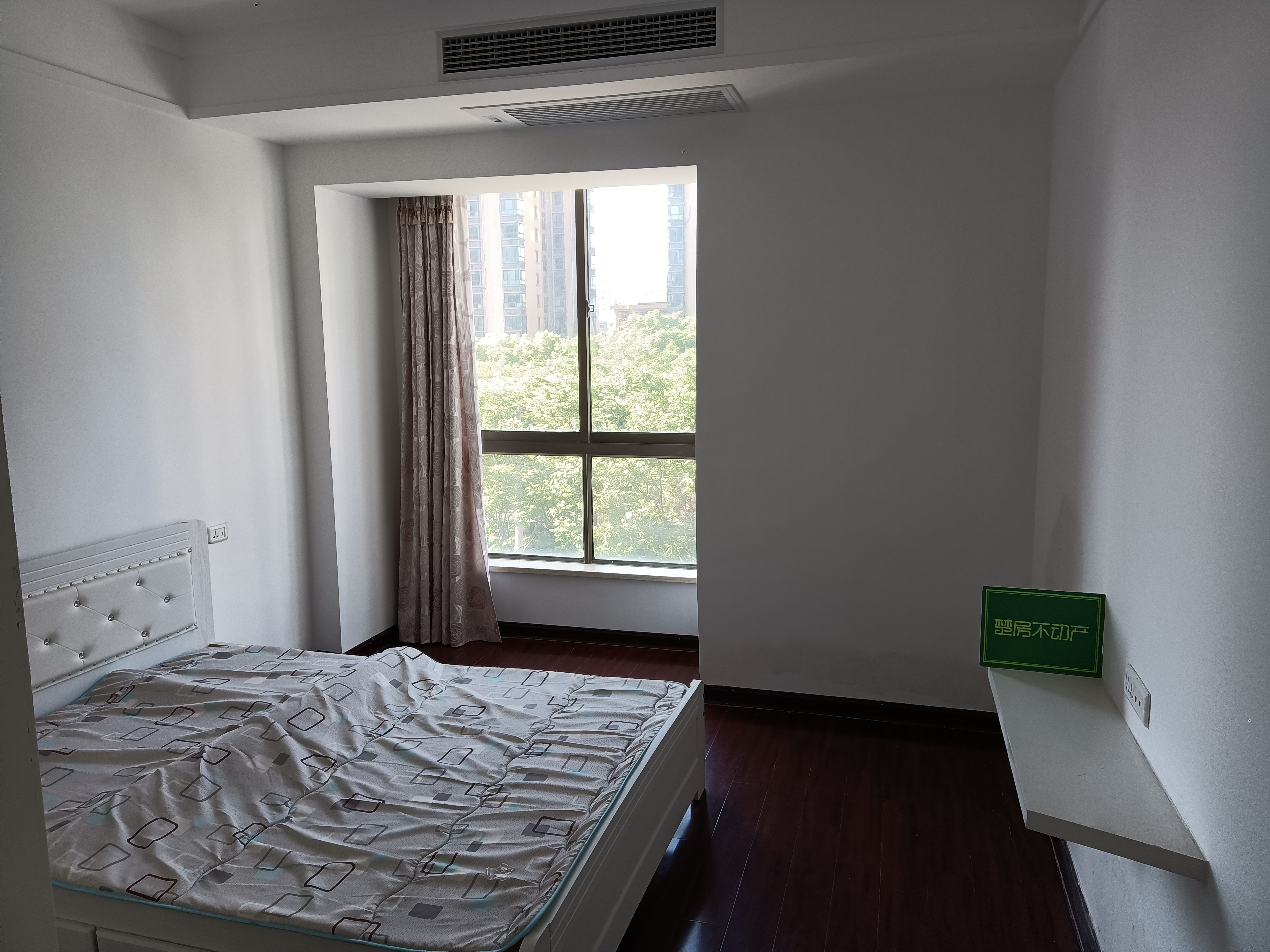 金诚花园地段好精装大四房看房有钥匙