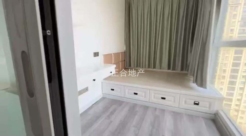 亏本出售，城南，南国明珠，精装三房，电梯好楼层16楼，元泰三中，证满二