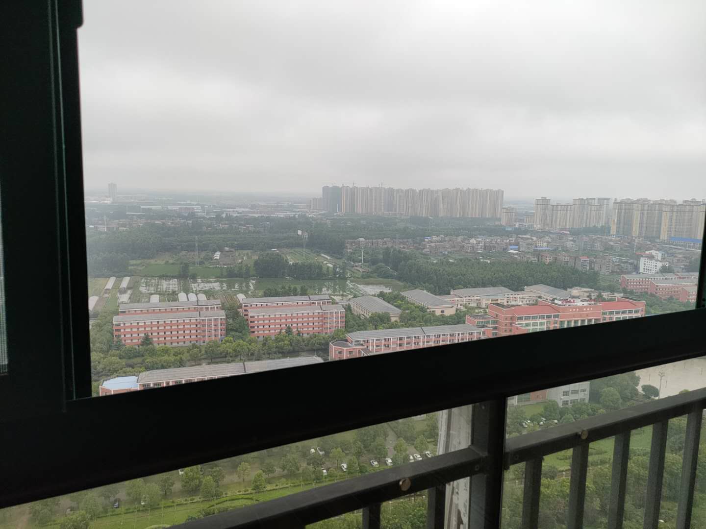 一中对面漫城林语精装一室一厅适合上班族和单身 满两年税少