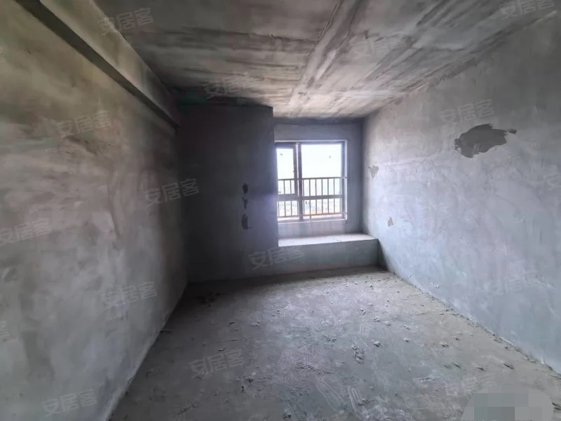 城南，银孚领秀城，单价4400，证件满二顶楼，全人车分流，证满二