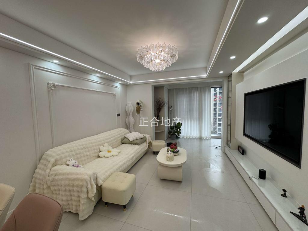 降价了，急售，城南， 吾悦，电梯好楼层 7楼 ，精装三房二卫 ， ​全屋中央空调 拎包入住