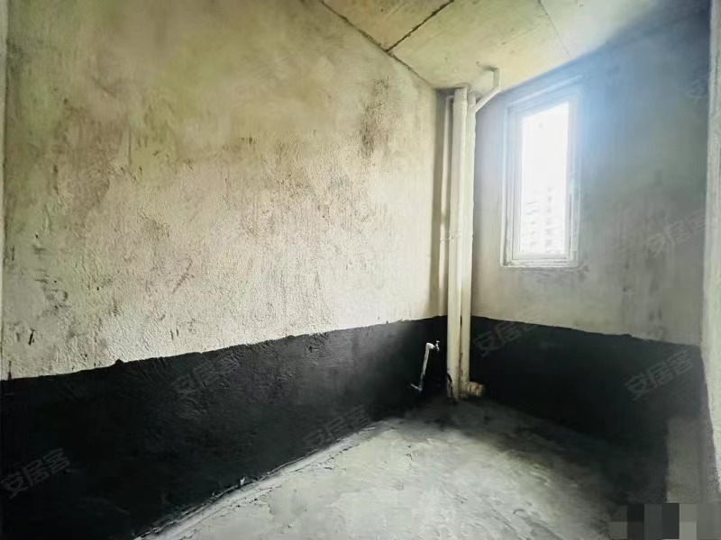 161，蓝天花园，大平层，南北通透，160平带车位，带6米高客厅，3阳台小洋房，一梯一户