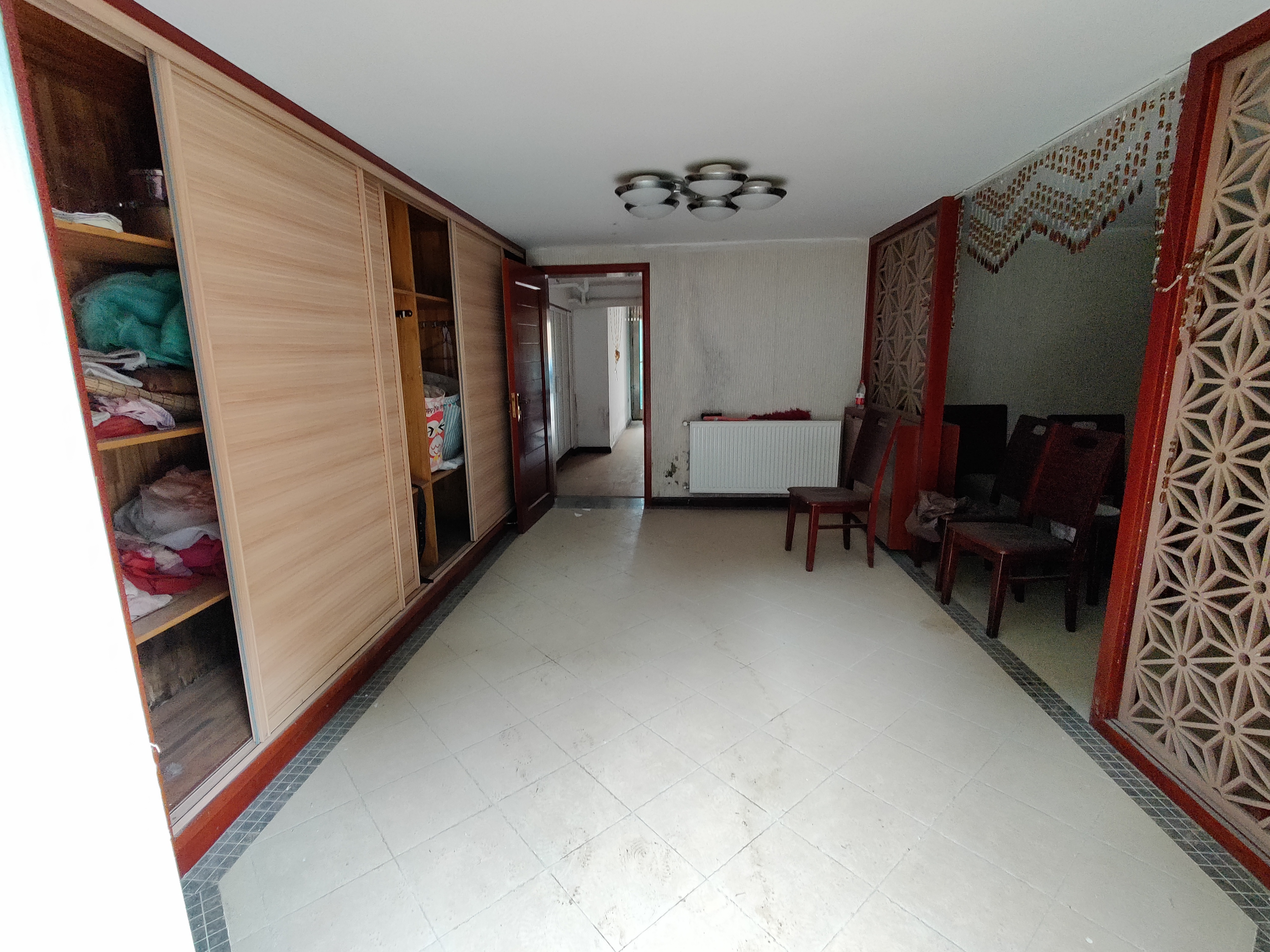 绿地华庭复式精装三房全屋带供暖带车库一区出售证件在手