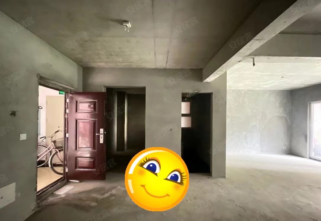 67，满庭春小三房，自带庭院，南北通透，业主亏本出