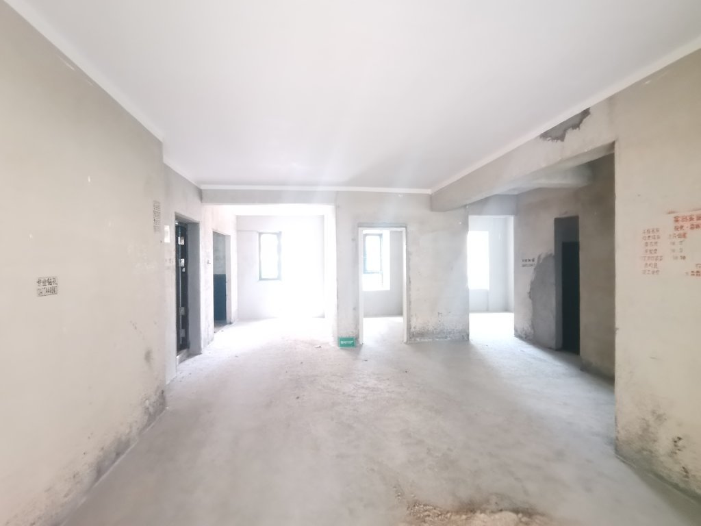 森林国际翡冷翠 毛坯大三房，好楼层，采光视野好