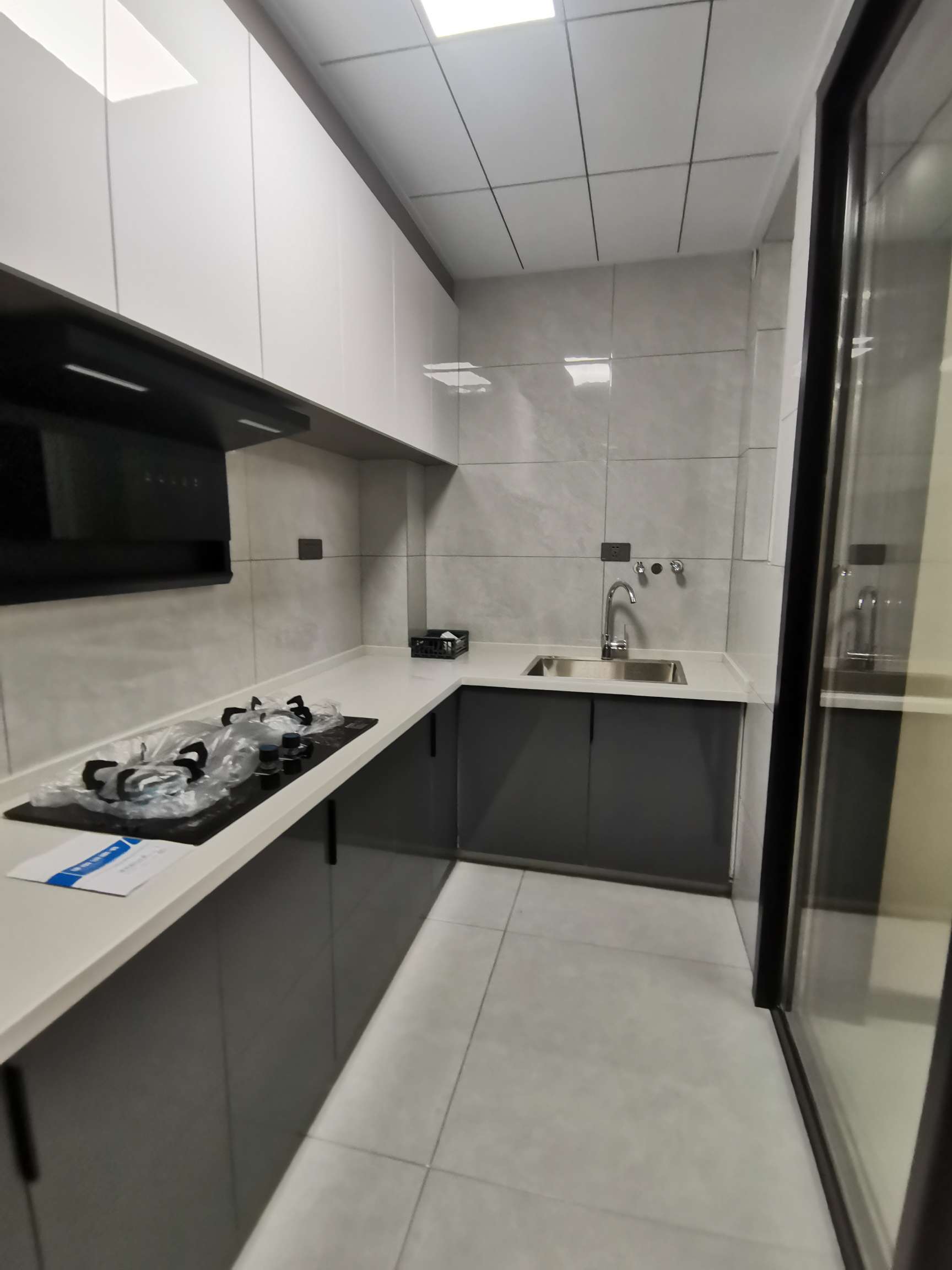 城西大社区九成新小三房满庭春