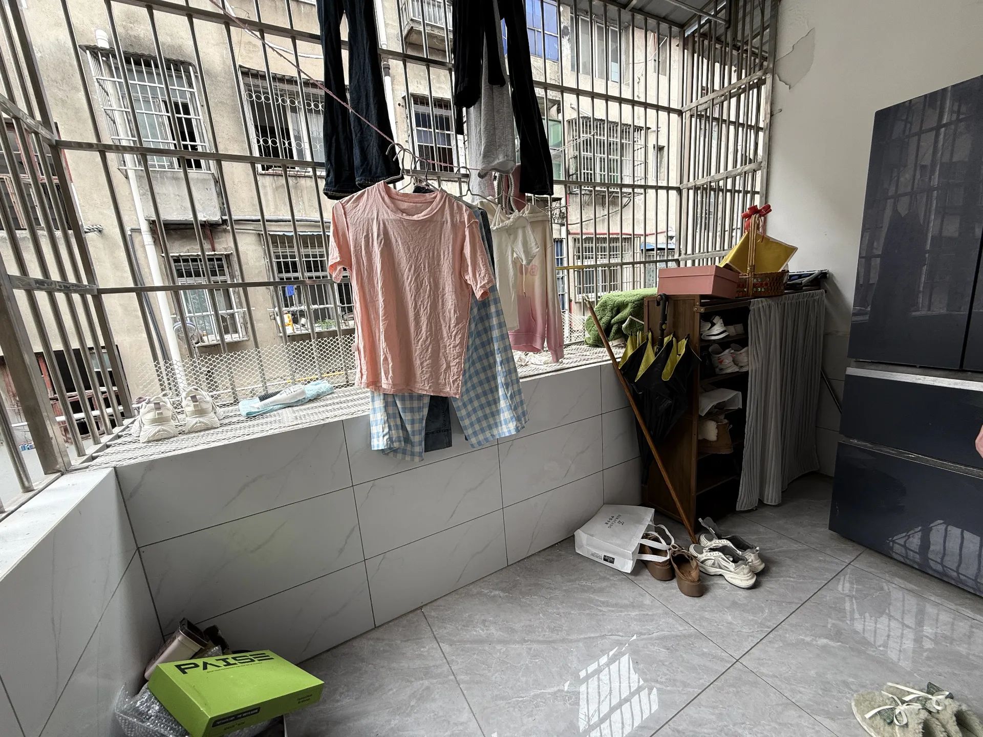 养老看过来，西桥，装修9成新，步梯2楼，精装三房，证满二