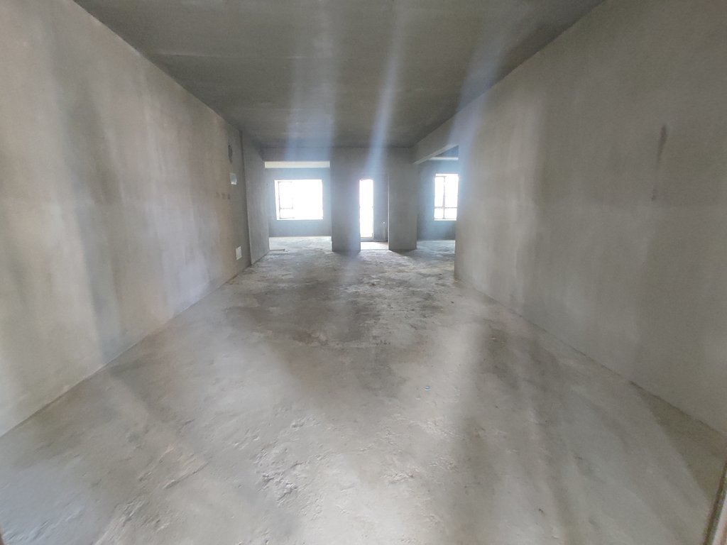 御湖世家毛坯大三房还送车位南北通透看房方便學笑就在旁边