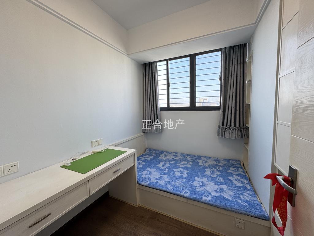 降价了，捡漏，业主急卖，和合国际城，精装三室二厅二卫，边户，证满二，成色新，单价4700