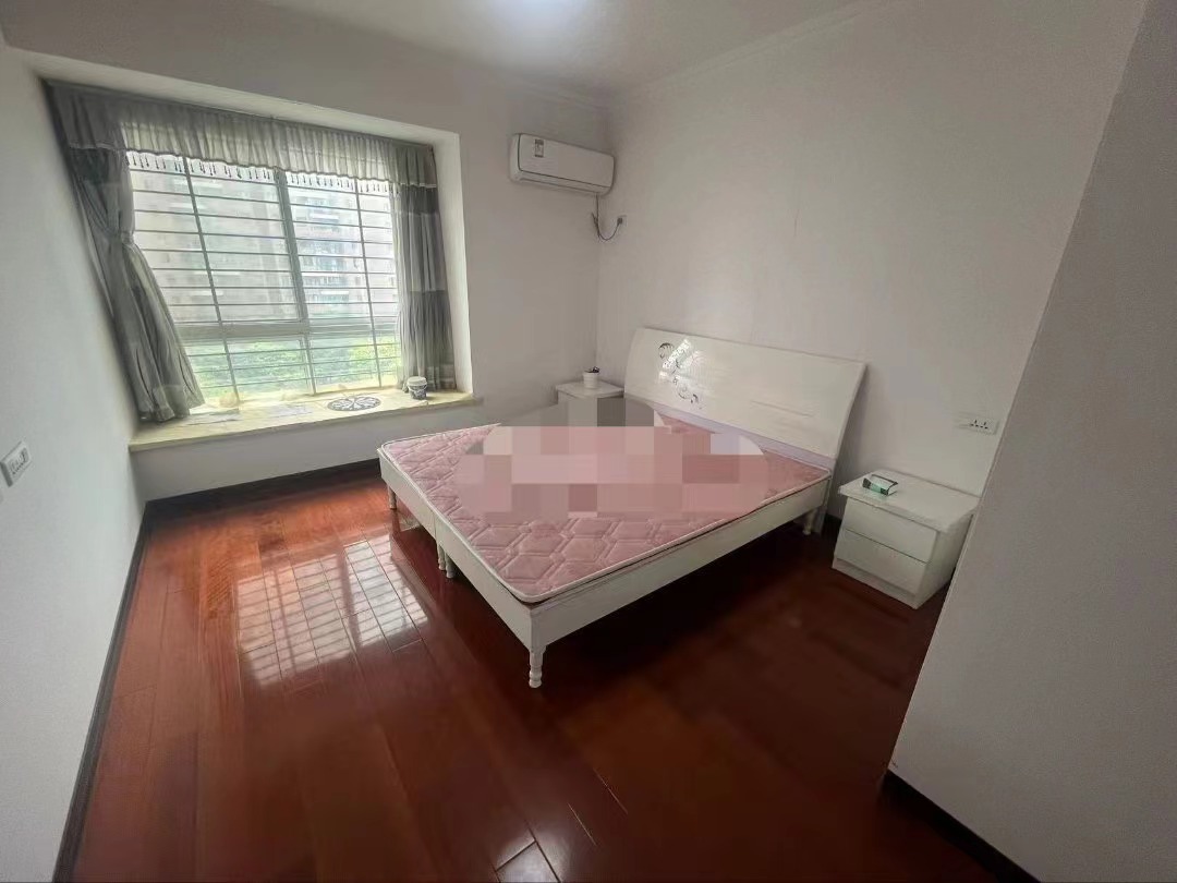 45，三天币卖房源！一中对面漫城林语，精装边户，单价5009一平，诚心出售