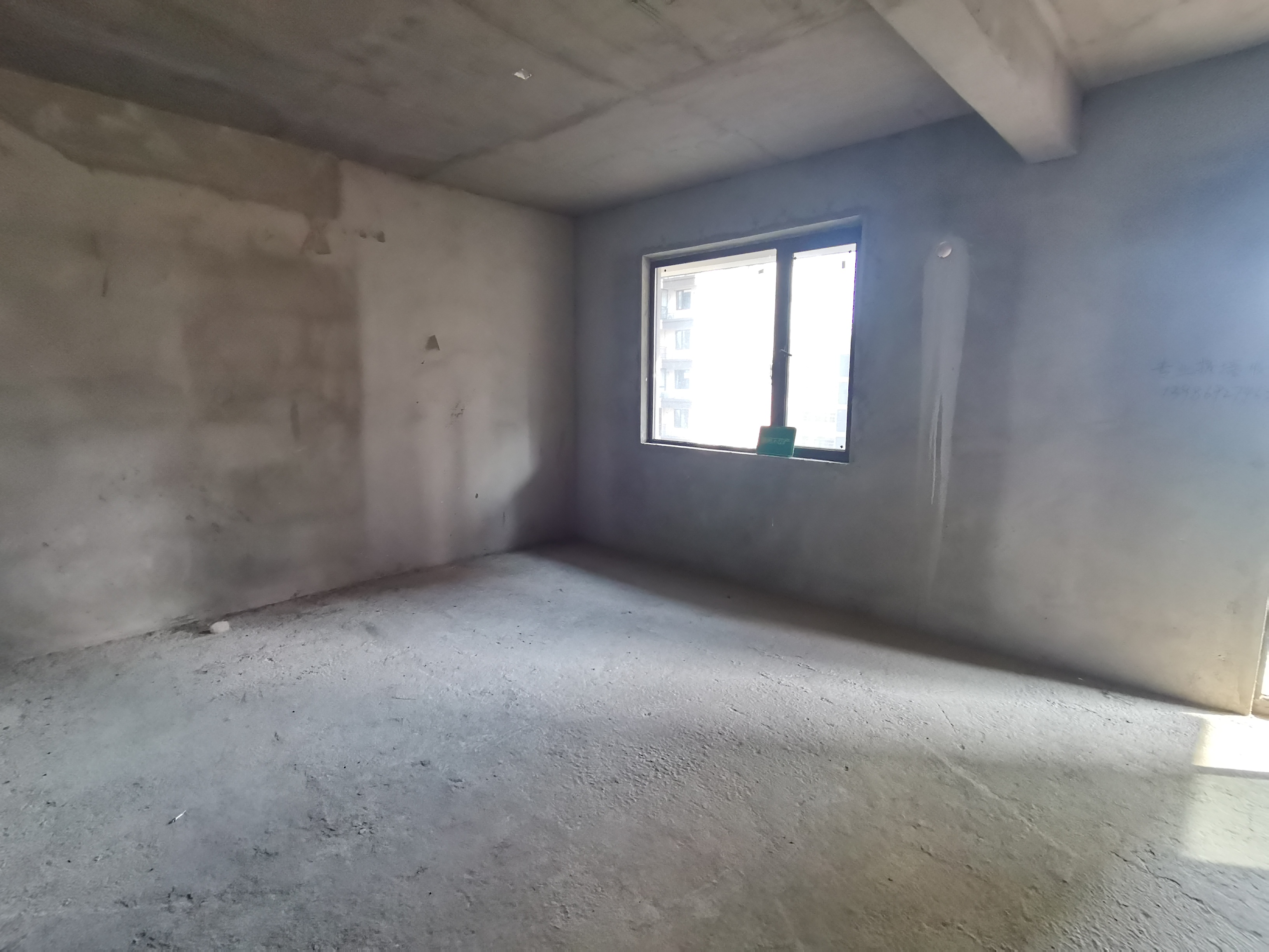 荣怀极地世家毛坯大三房电梯小高层房东诚意出售