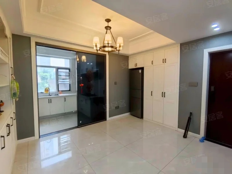 捡漏，时代天骄，精装电梯房，单价3700，大边户，小高层，采光好