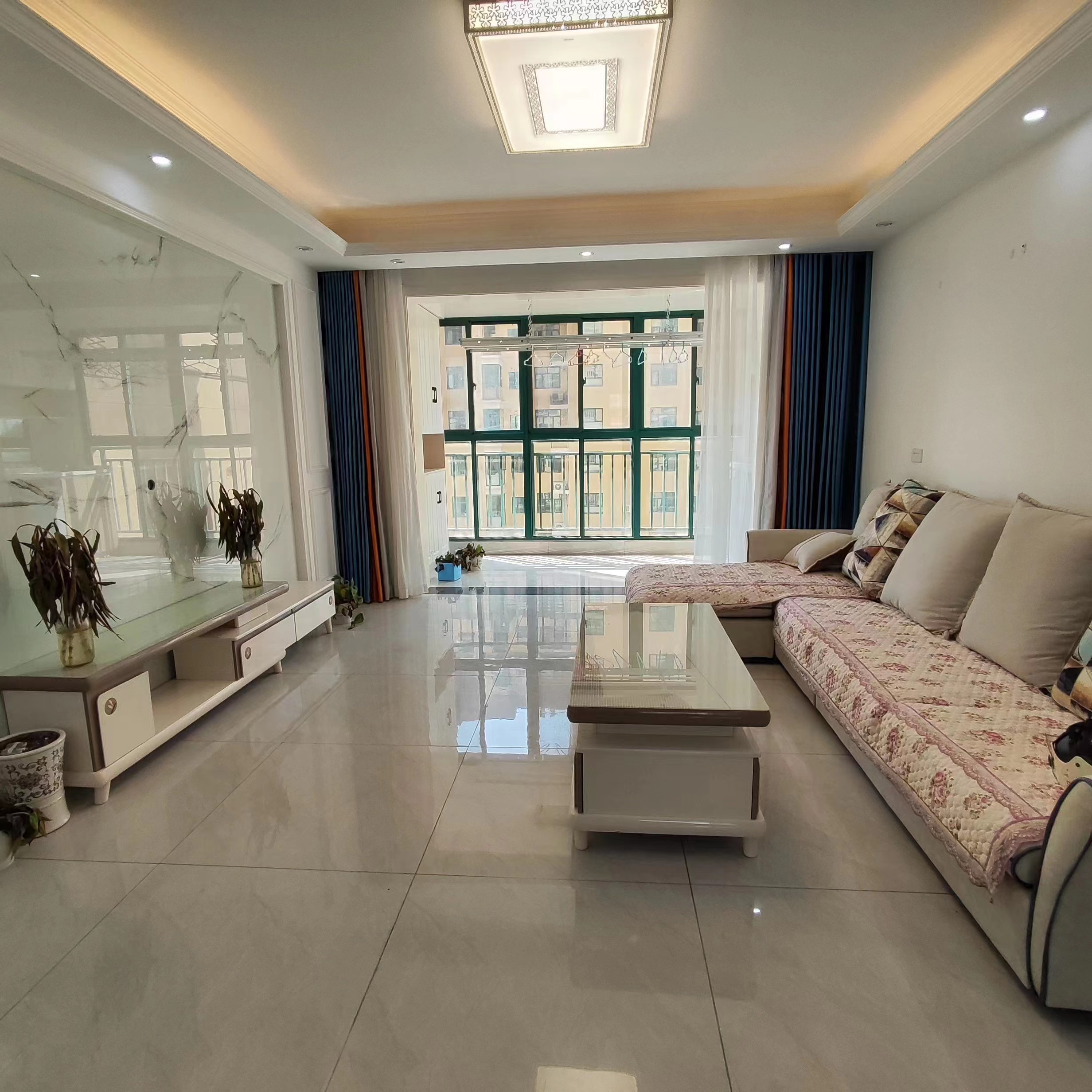 新城一号五期带装修看房方便家电齐全大小区环境好