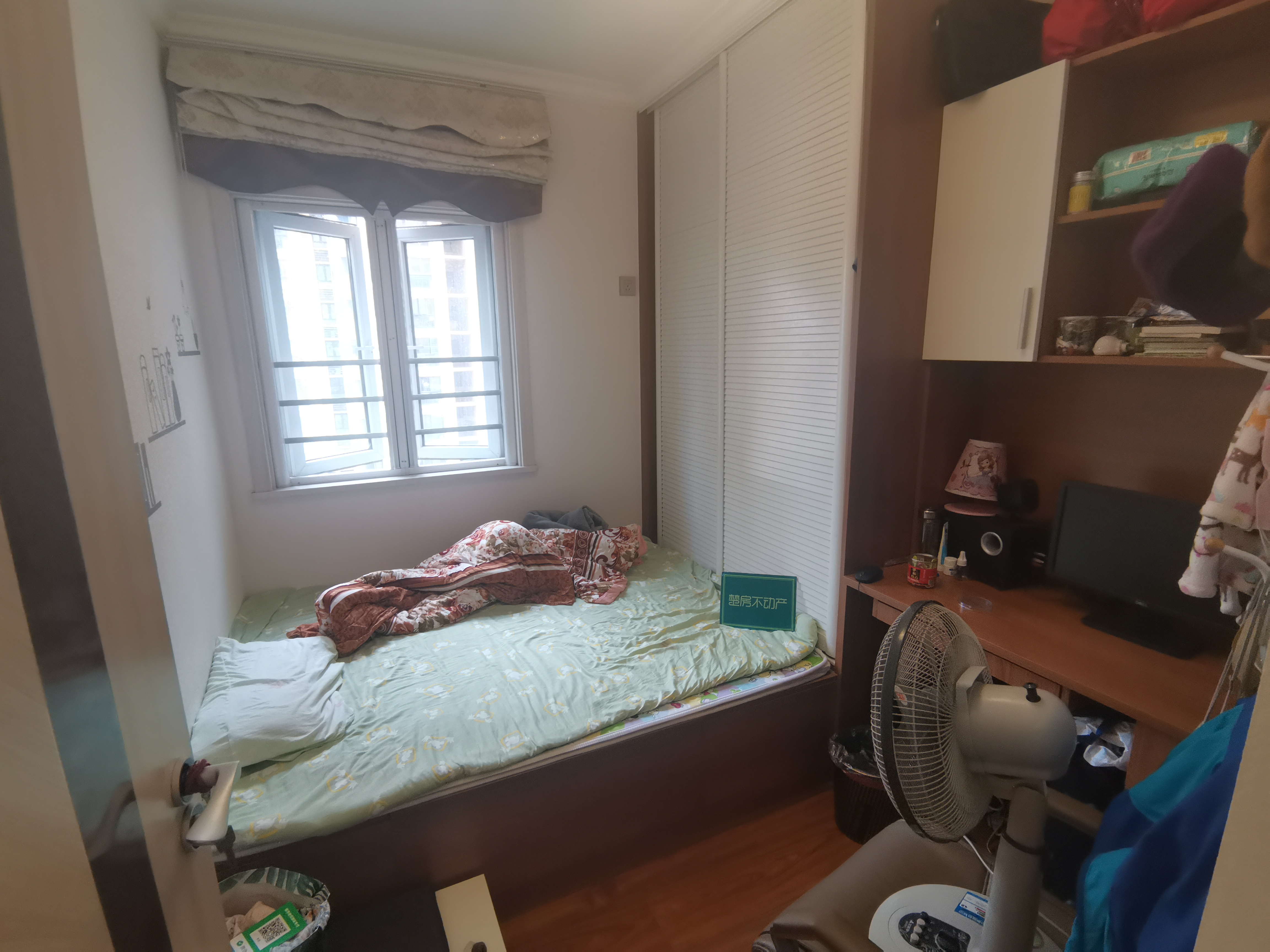 满庭春中高层精装三房两卫边户南北通透家具家电齐全拎包入住