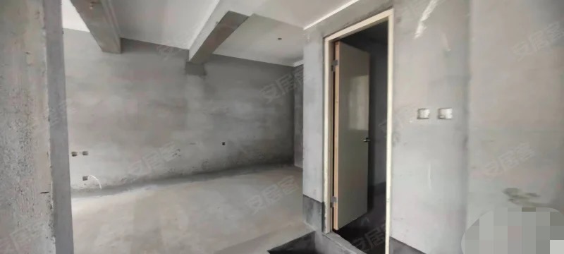 ？亏本出，城南，金科御府，单价3800，好楼层，带地下车位，证件满二，捡漏，