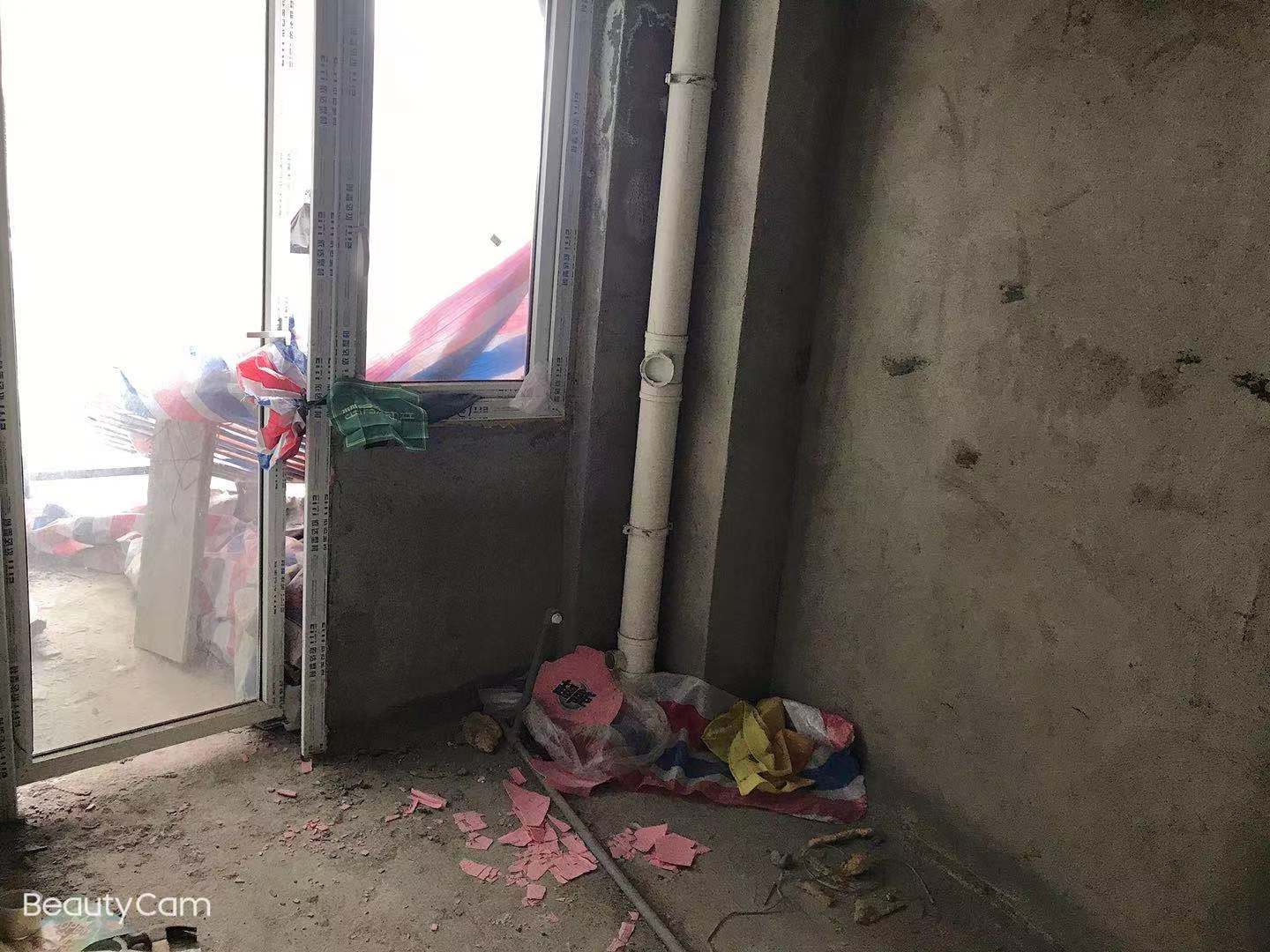 城南新三中旁汉江景苑单价5400毛坯大四房证满二看房方便