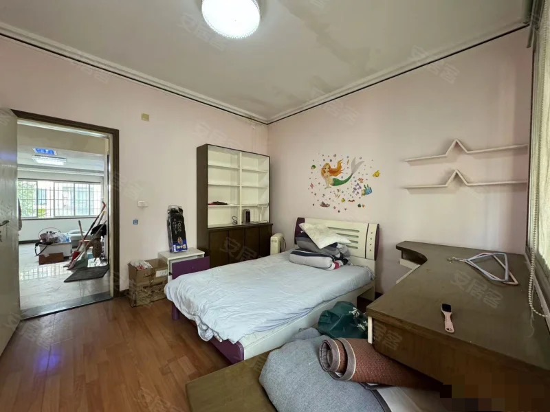 184，德政园香榭里，步梯2楼，采光户型好，送4个平方车库，精装三房