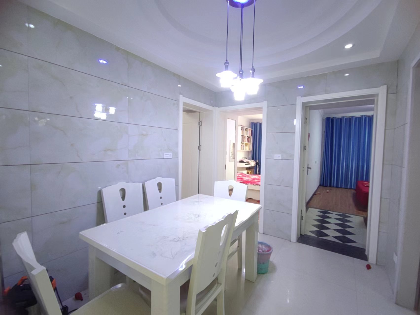 老二中黄荆雅苑电梯好楼层精装修3房2厅2位看房有钥匙