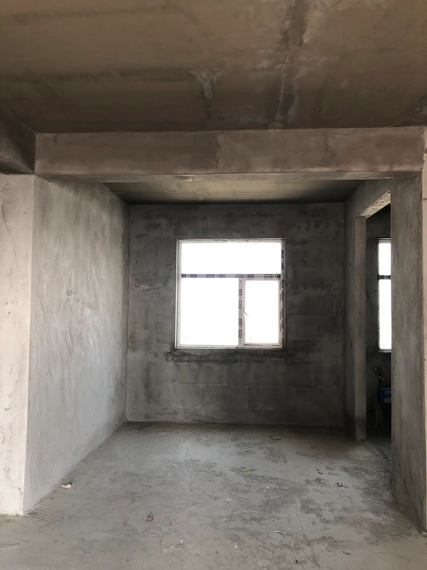 次新小区，西城名苑，东边户，电梯23楼，满二单价4396，比新房补贴价格还划算
