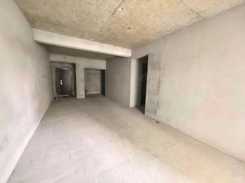 309？急售亏本出，蓝天新城，中间好楼层，毛坯3房，单价5000，证件满2，业主诚心出售，人车分流大小区