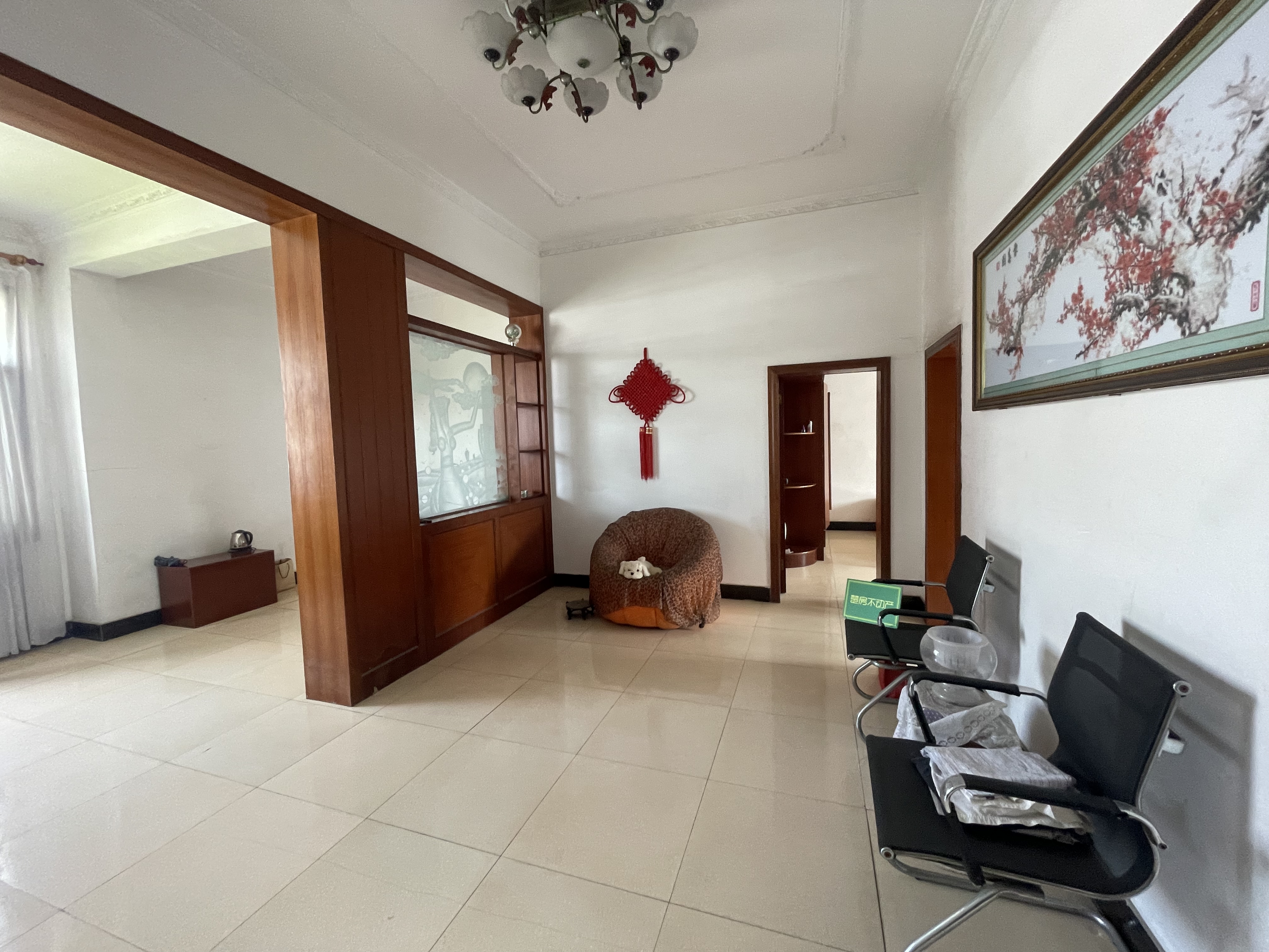 时代广场对面.车站旁.财政局宿舍.有大院子停车.税费低.看房方便