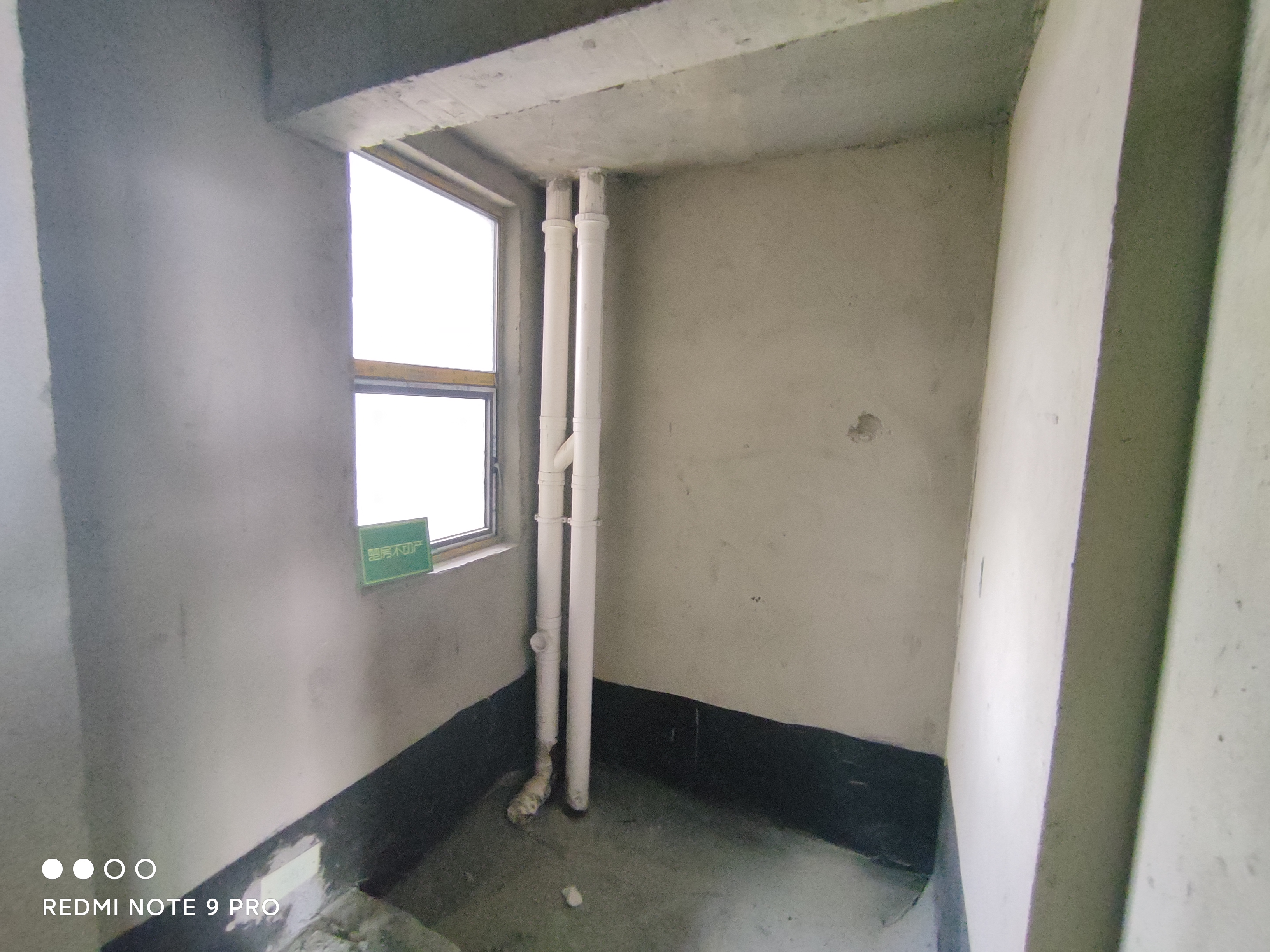 元泰未来城东边一梯两户毛坯大三房一线湖景南北通透带超大露台和入户花园