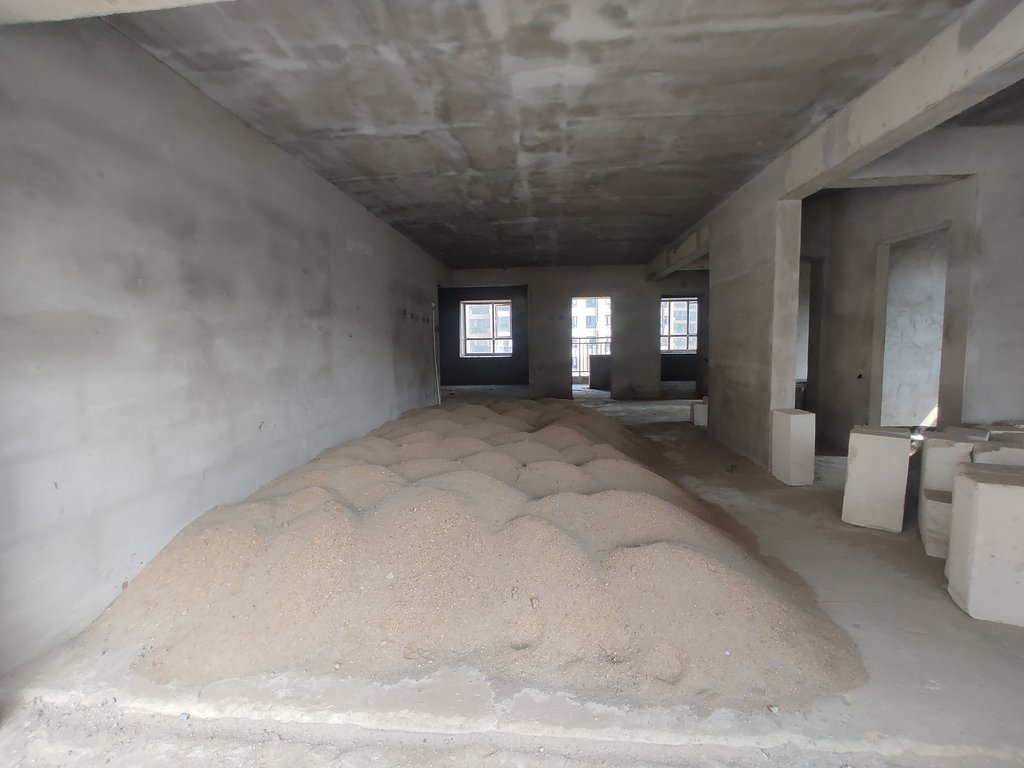 沔阳公馆.毛坯大四房.南北通透.电梯小高层.证件满二.看房方便