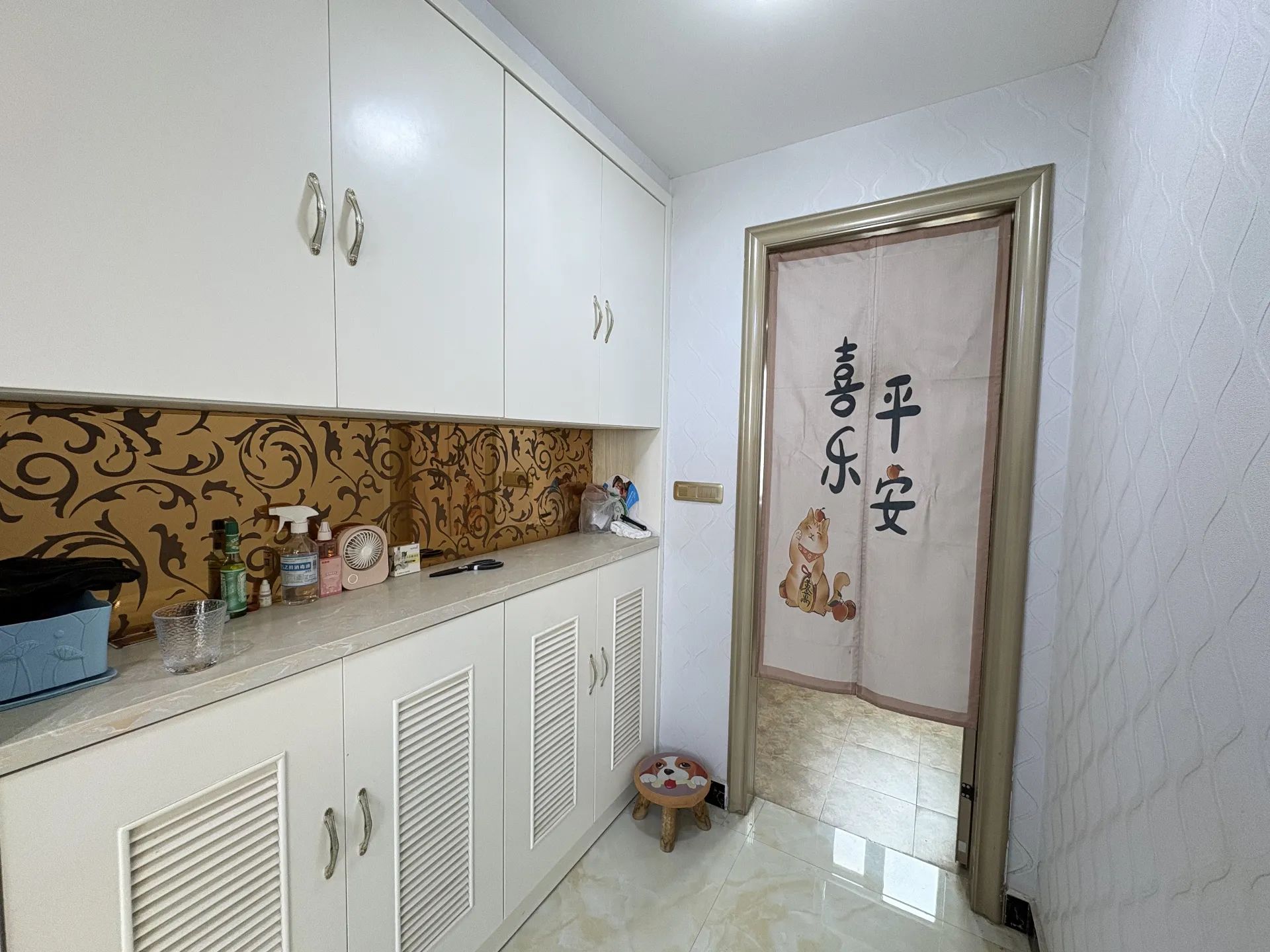 捡漏，森林国际城，不介意顶楼看过来，单价3660，全屋精装三房，