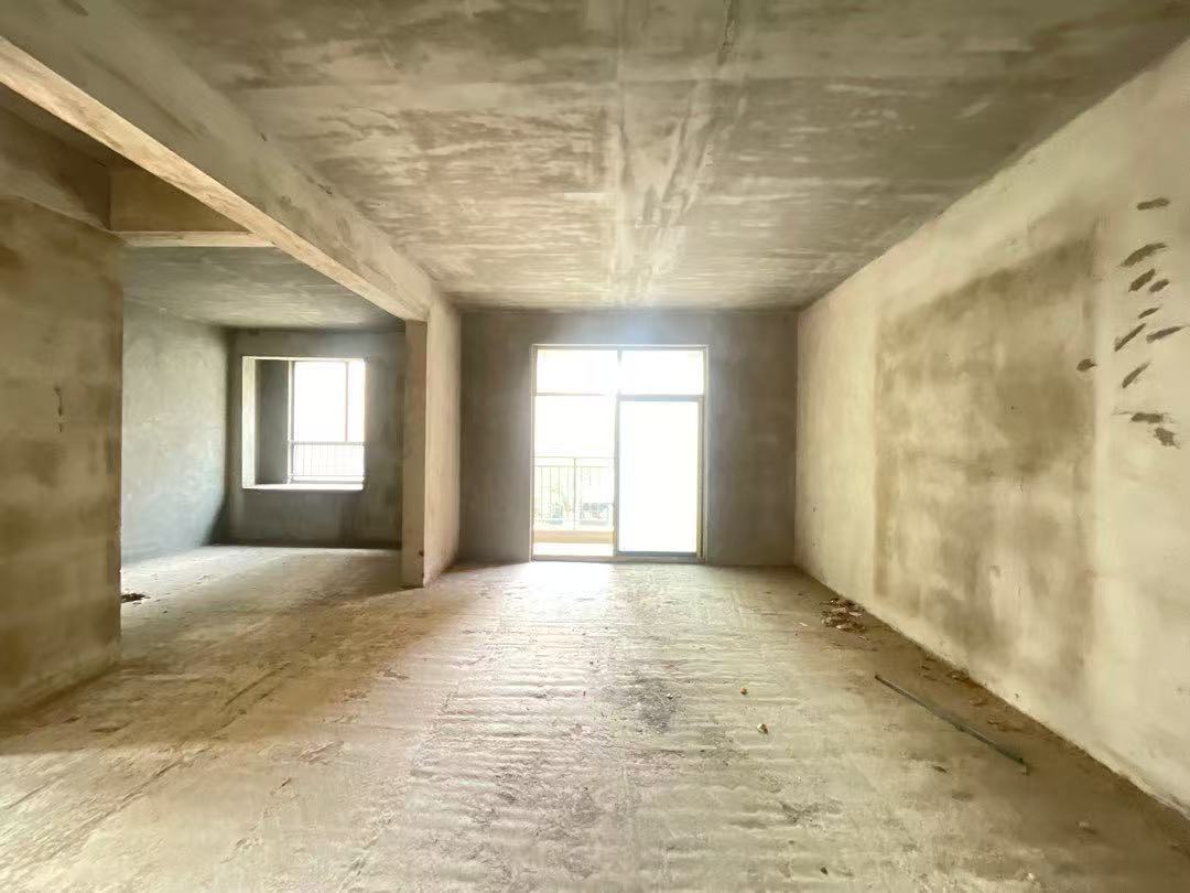 速度捡漏，城南，新城一号，单价3880，带一个大露台，证满，南北通透二