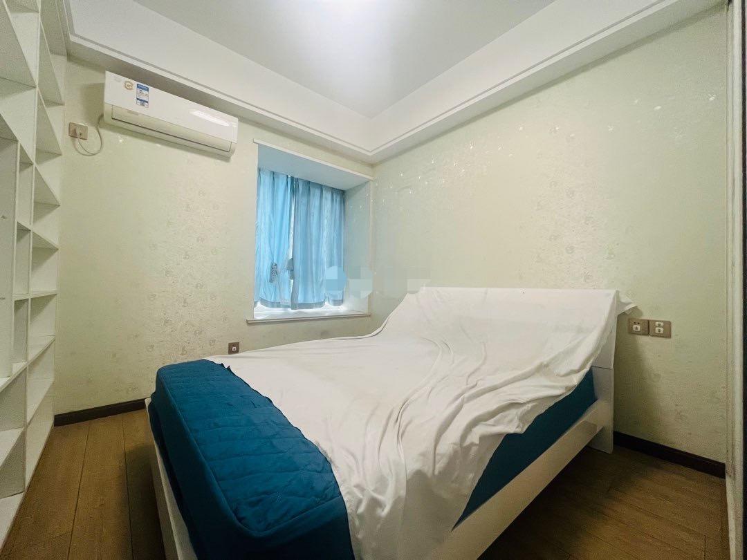 业主亏本出，城南沔阳。新三中旁，南北通透，双阳台，精装四房，证满二