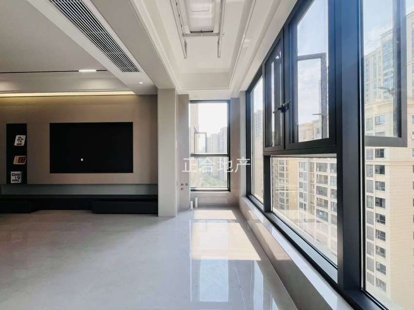 诚心出售，城南，清华园，纯边户，电梯小高层15楼，全新装修一天未住，