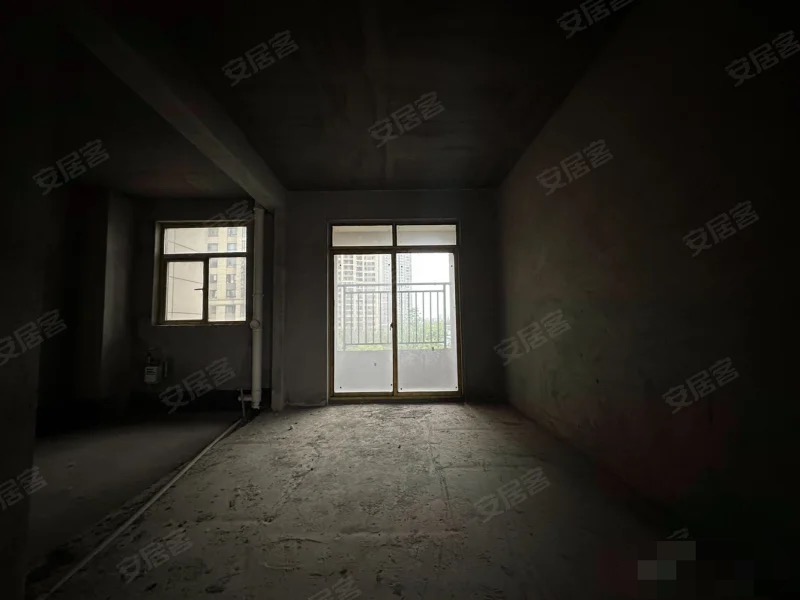 352，降价了，城南，清华园小高层，1梯1户，单价5200，下楼就是公园和城南新二中，证满二