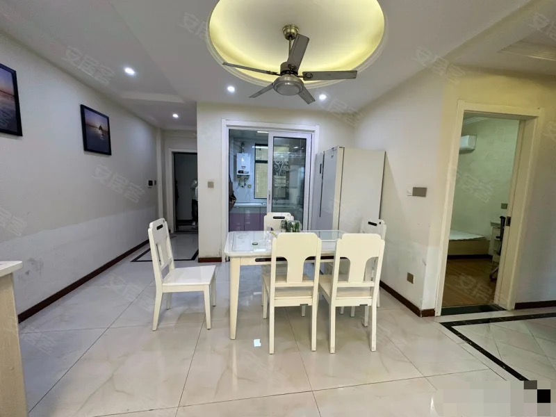 城南，新城壹号5期，精装三房两卫，双阳台，电梯好楼层，满二