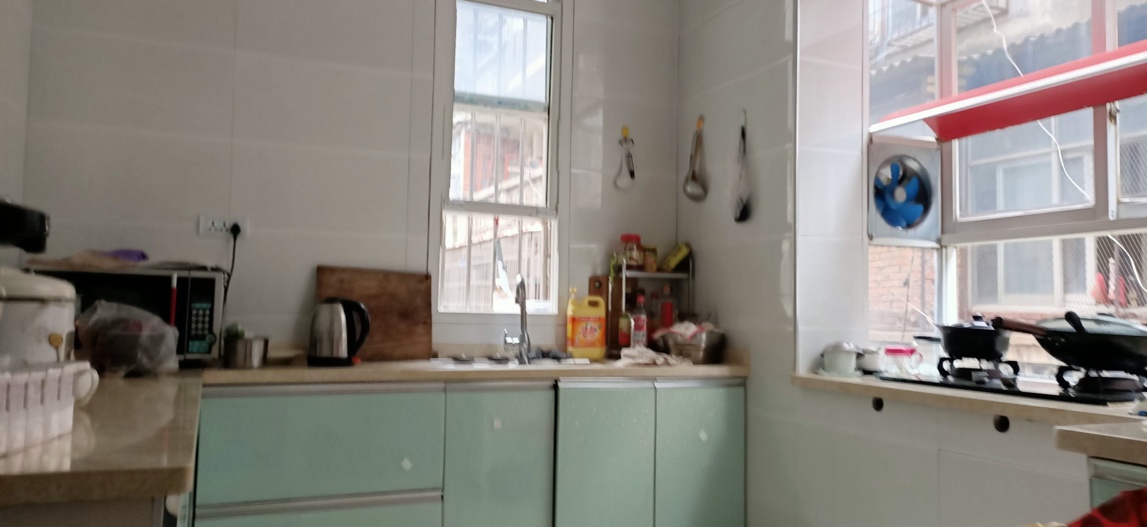 老三中巷子民政局宿舍96平，赠送了24平，四房两厅两卫双阳