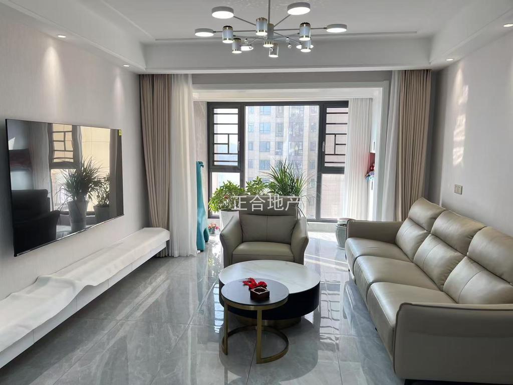 沔阳悦府，精装三房两卫，南北双阳台， 边户带车位，全屋品牌家具 9.9成新 基本未住