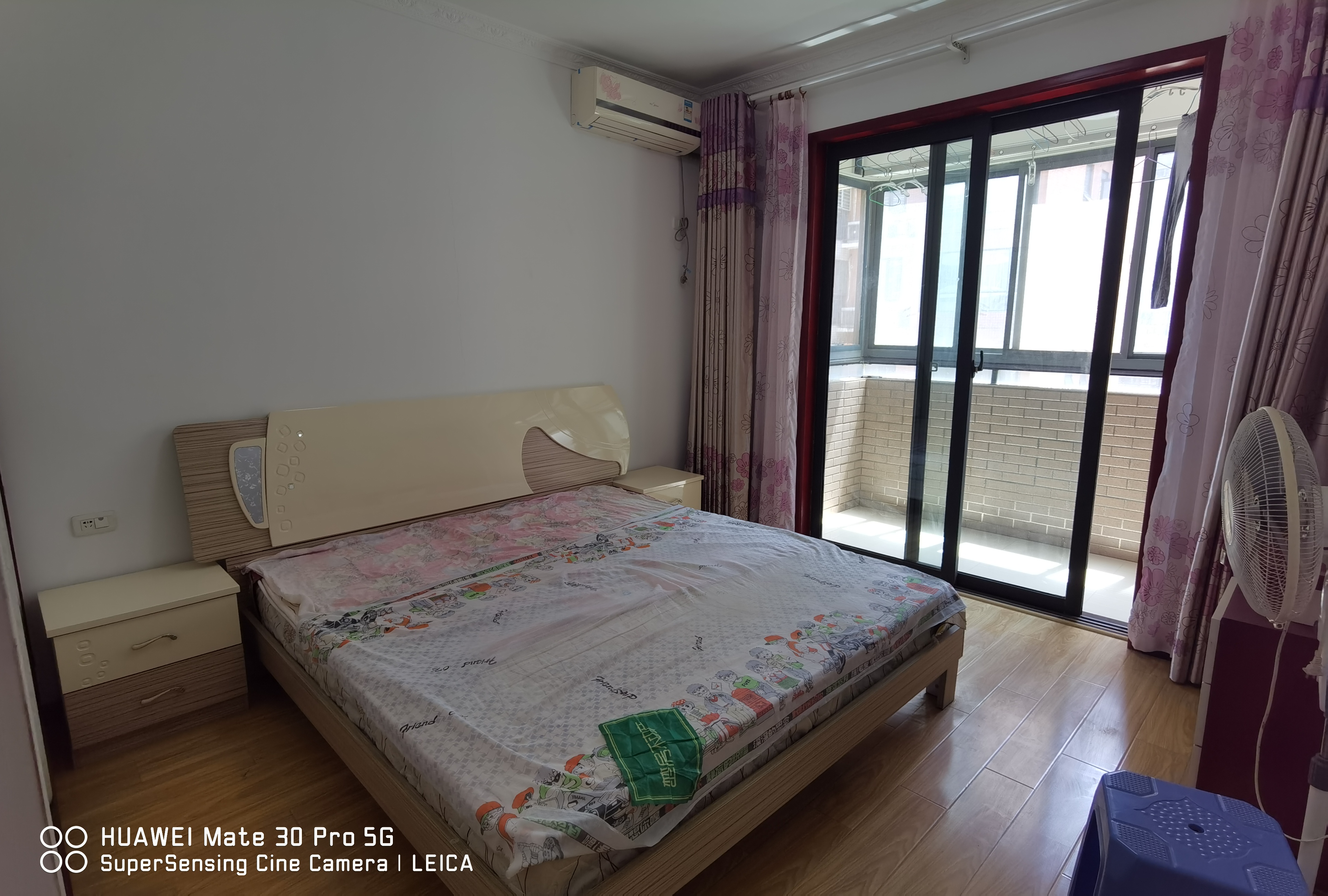 金域城邦精装三房拎包入住看房方便中间楼层来电咨询吧