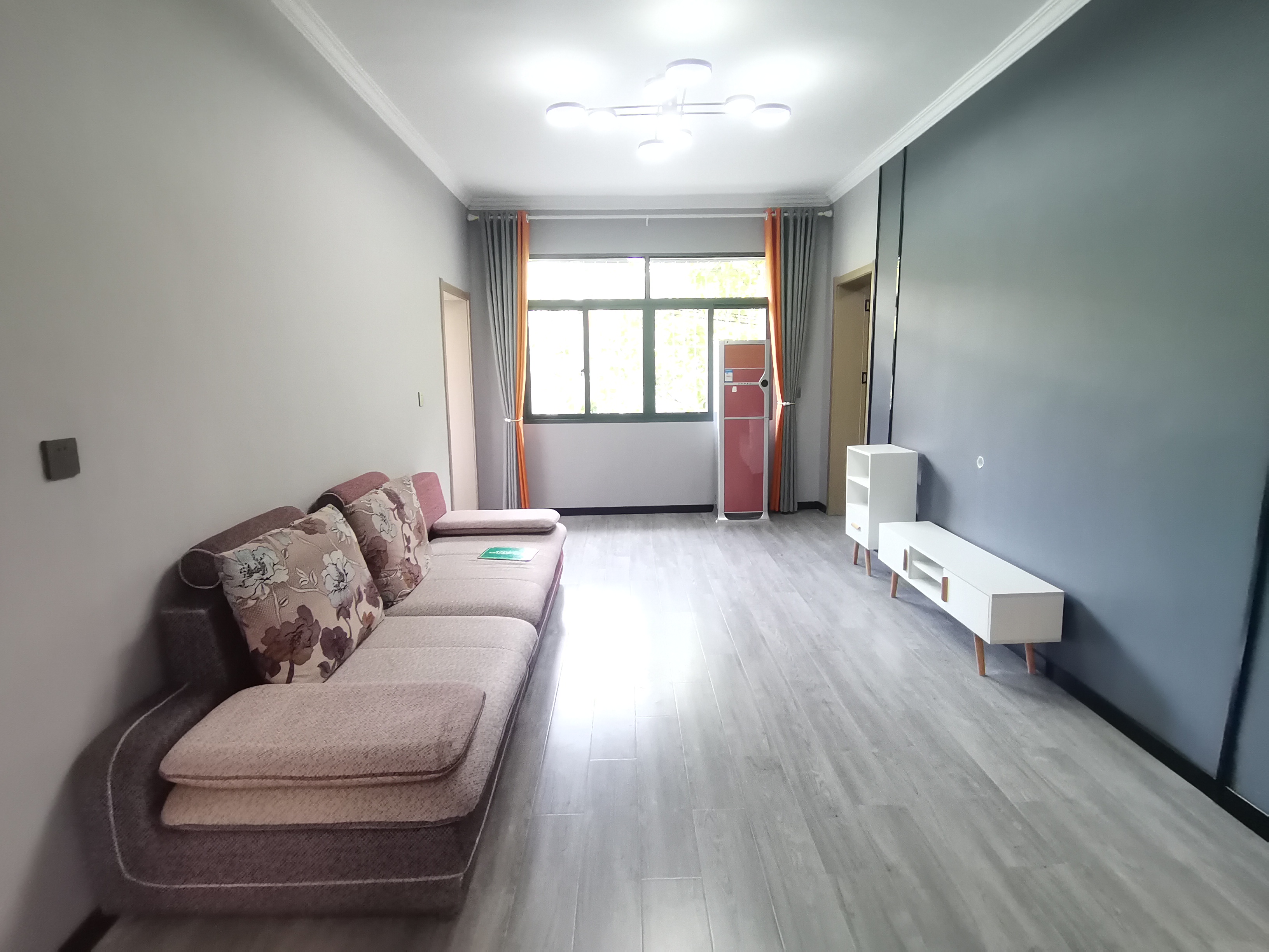 副食品厂宿舍全新装修三房中间楼层看房方便