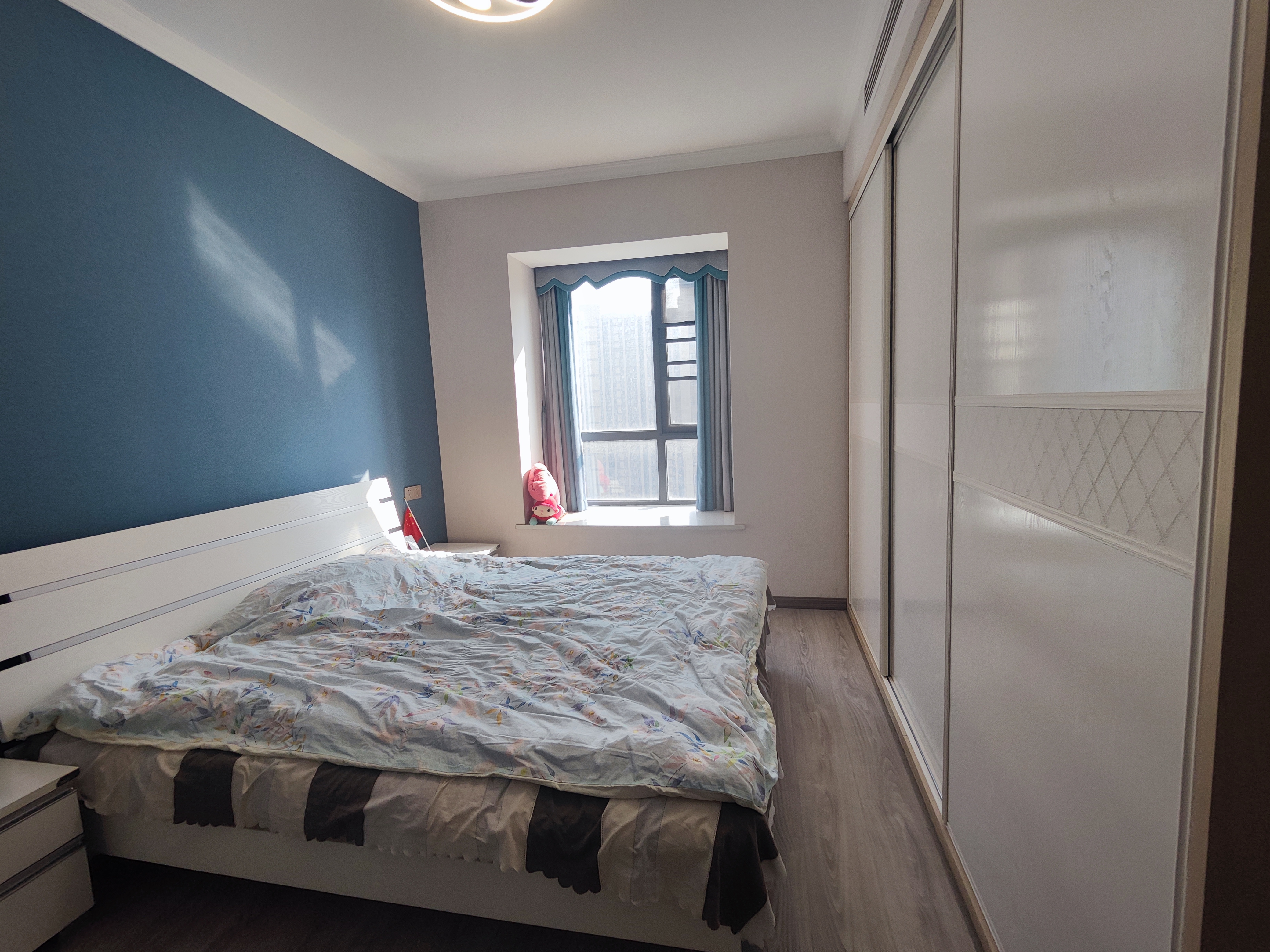 元泰未来城.精装三房两房.房子九成新.证件满二