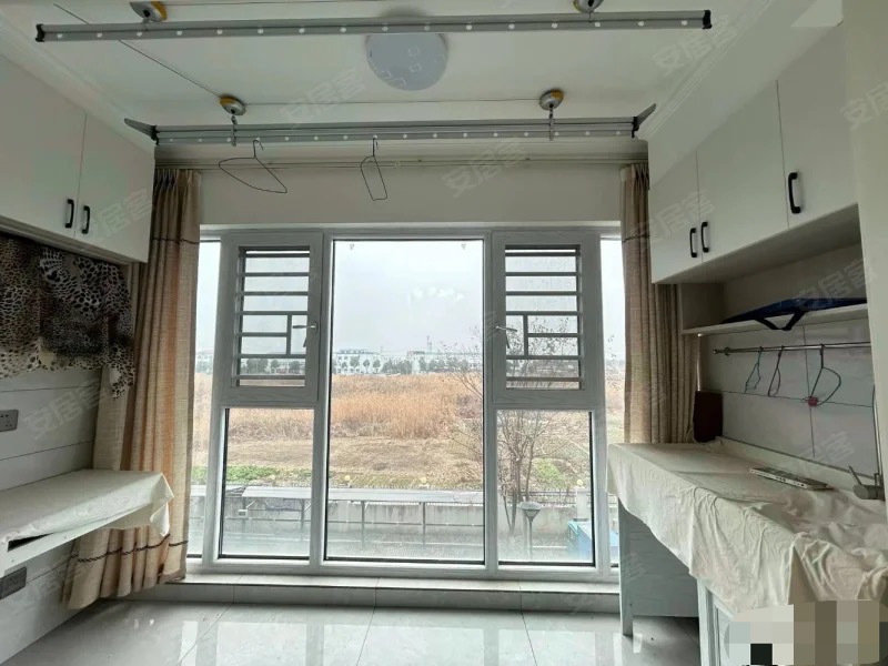 369，一中附近，电梯精装三房，9.9成新，好楼层，正规小区，南北通透