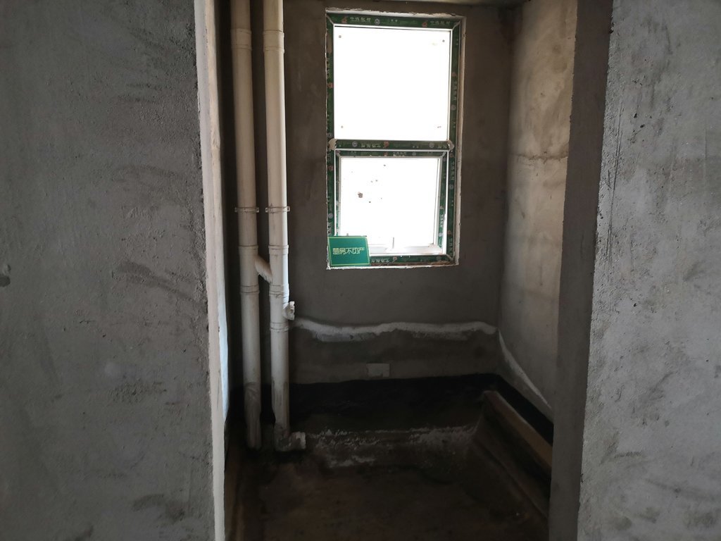 元泰毛坯三房单价6000看房方便可按揭