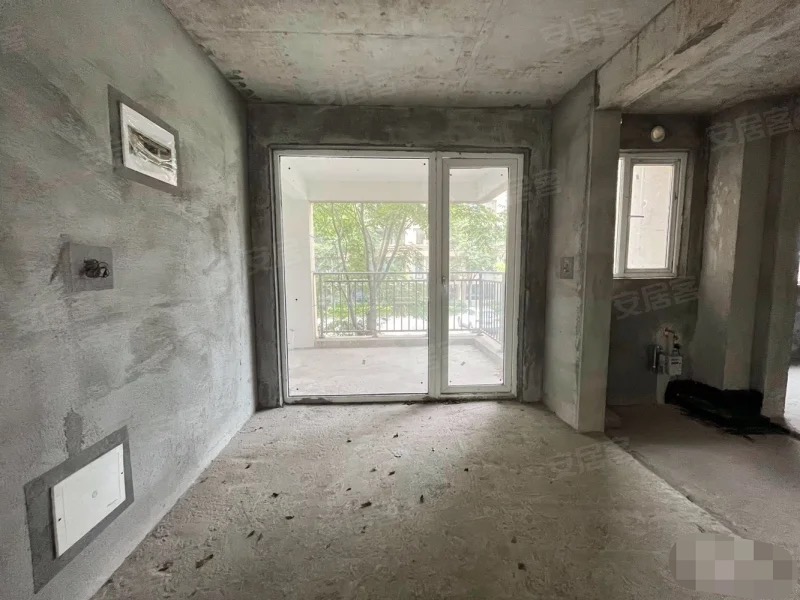 382，急售，城南，交投满庭春，电梯洋房，单价3500，诚心出售，双阳台