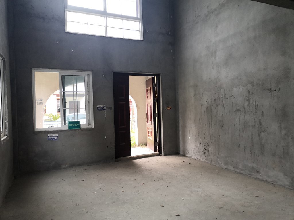 御江湾双拼别墅看房方便包过户！